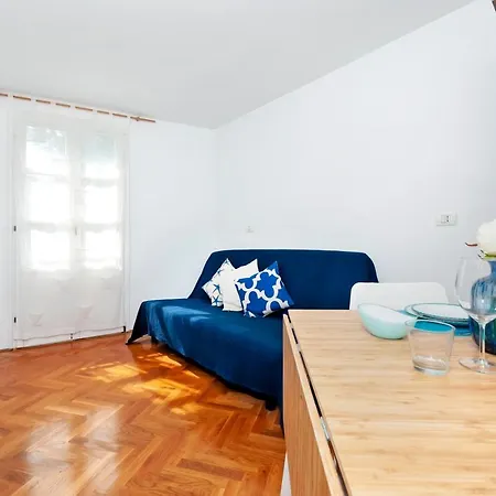 Apartment Happy House Bregovita By Irundo