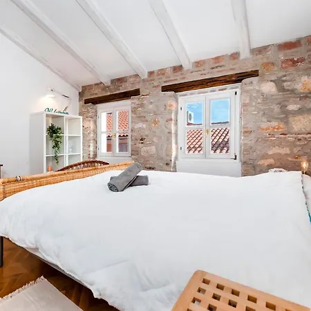 Apartment Happy House Bregovita By Irundo